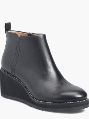 Söfft Black Leather Ankle Bootie